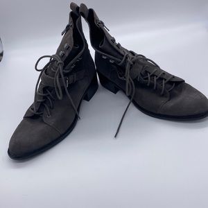 Via Spiga Women’s suede boot size 9